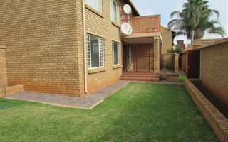2 Bedroom Apartment in Faerie Glen