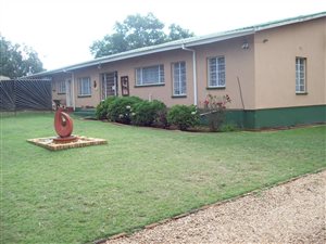 10.8 ha Smallholding in Carletonville