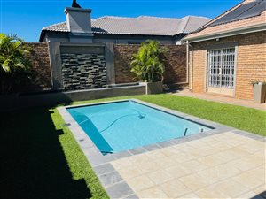 3 Bed House in Amberfield Manor