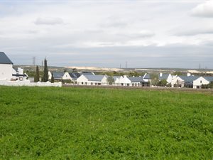 780 m² Land available in Croydon Vineyard Estate