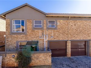 3 Bed Townhouse in Wilgeheuwel