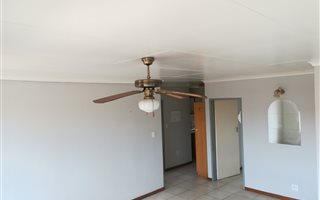 2 Bedroom House in Zwartkop
