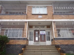 2 Bed Apartment in Rosettenville