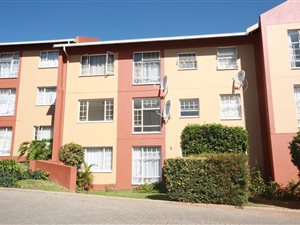 2 Bed Apartment in Weltevreden Park
