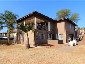 5 Bed House in Sunningdale
