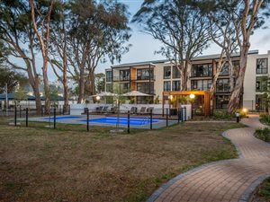 3 Bed Apartment in Paardevlei