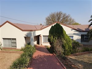 4 Bed House in Erasmia