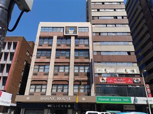 150 m² Commercial space in Beachfront