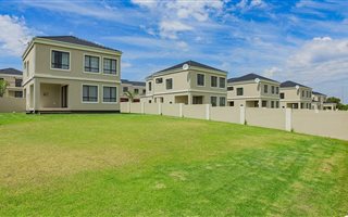 4 Bedroom Cluster in Carlswald North Estate