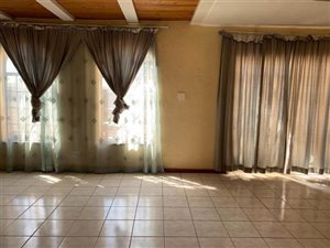 3 Bed Simplex in Alberton