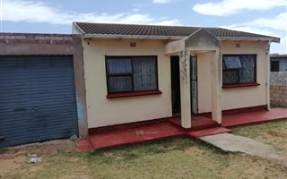 2 Bedroom House in Kwadwesi
