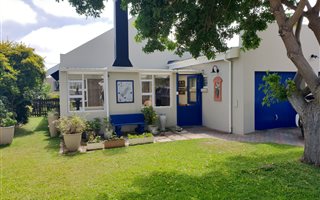 3 Bedroom House in Stilbaai