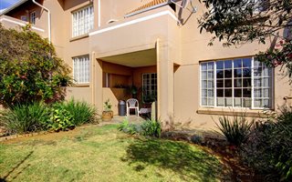 1 Bedroom Apartment in Radiokop