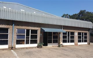1100 m² Commercial space in Queensmead Industrial