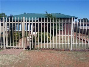4 Bed House in Denneoord