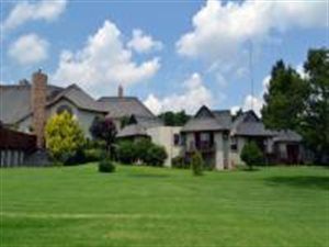 8 Bed House in Poortview