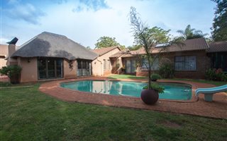5 Bedroom House in Roodekrans
