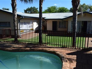 5 Bed House in Valhalla