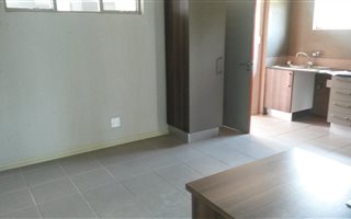 2 Bedroom Apartment in Mooivallei Park