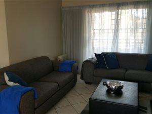 2 Bed Townhouse in Die Hoewes