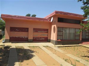 4 Bed House in Meyerhof