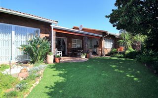3 Bedroom Simplex in St Andrews