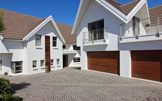 5 Bedroom House in St Francis Bay