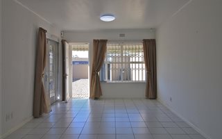2 Bedroom House in Plattekloof Glen