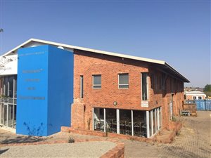 1300 m² Industrial space in Irene