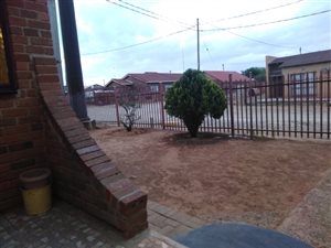 2 Bed House in Roodewal and surrounds