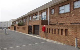 2 Bedroom Apartment in Van Riebeeckstrand