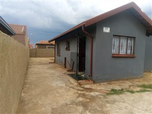 2 Bed House in Protea Glen