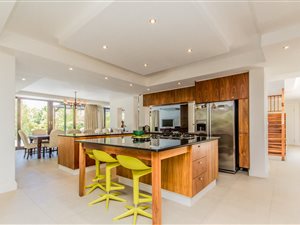 5 Bed House in Pearl Valley
