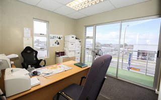125 m² Office Space in Berea
