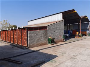7.4 ha Land available in Waterkloof