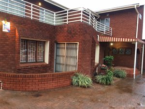 6 Bed House in Isipingo Rail