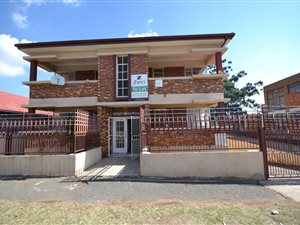 1 Bed Apartment in Rosettenville