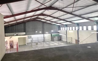 1922 m² Industrial space in Alton