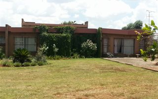 4.4 ha Farm in Mooilande
