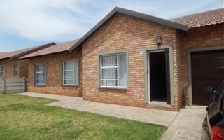 3 Bedroom Townhouse in Riversdale