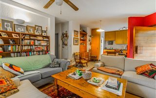 2 Bedroom Apartment in Lakefield