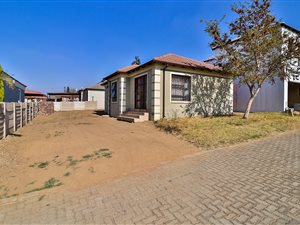 3 Bed Cluster in Waterfall Estate