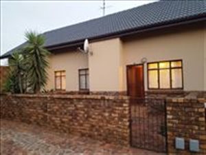 2 Bed Townhouse in Bonaero Park