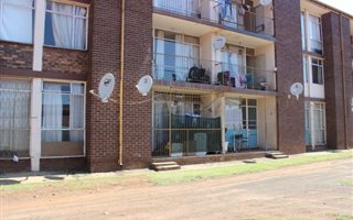 2 Bedroom Apartment in Vanderbijlpark CW