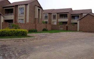 2 Bedroom Apartment in Mooikloof Ridge