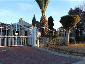 3 Bed House in Fleurhof