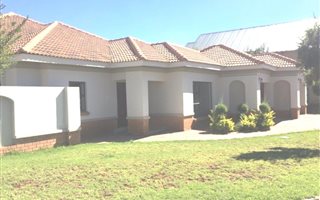 4 Bedroom House in Tijger Valley and surrounds