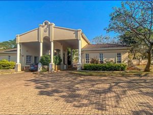 3 Bed Townhouse in Illovo Beach