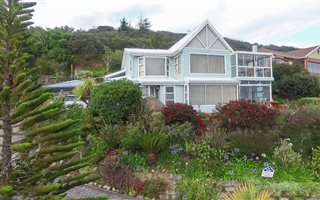 5 Bedroom House in Outeniqua Strand