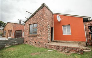 2 Bedroom House in Bethelsdorp